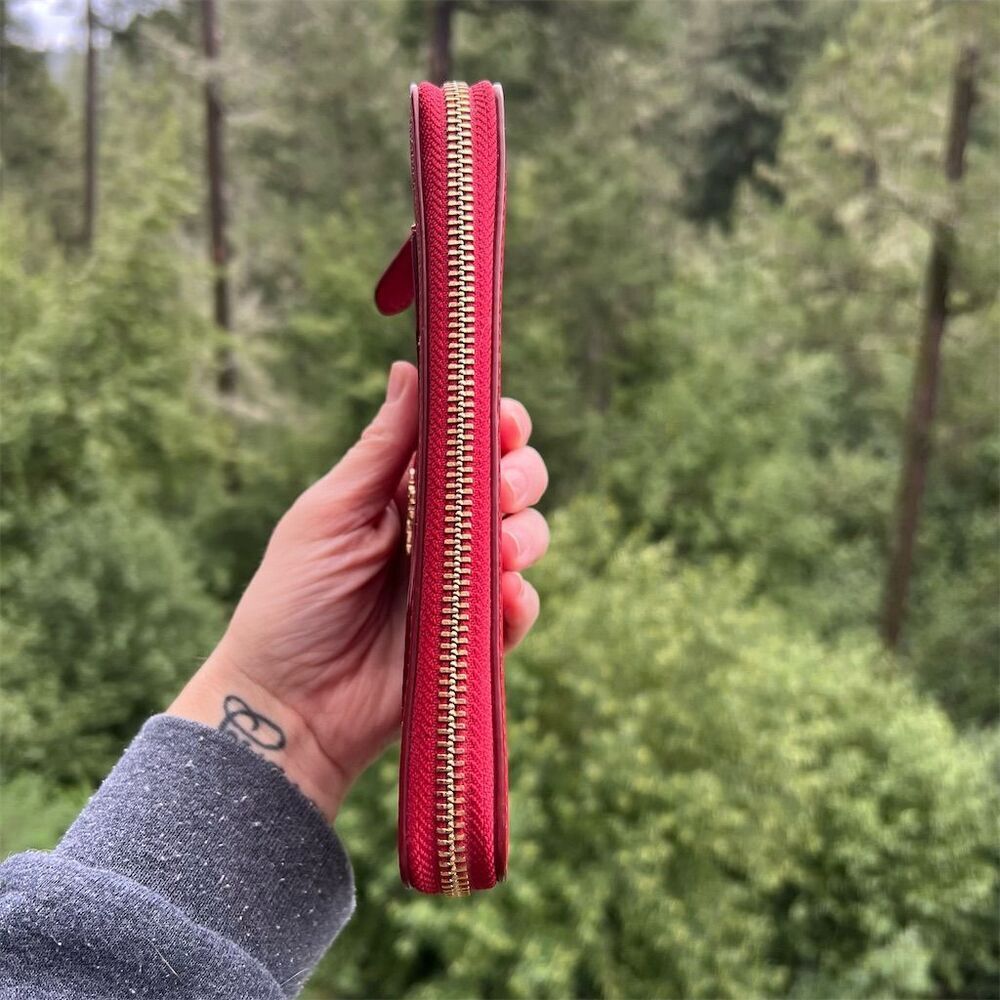 COACH Red Leather Phone Wallet with Gold Hardware EXCELLENT CONDITION AUTHENTIC - Picture 7 of 9